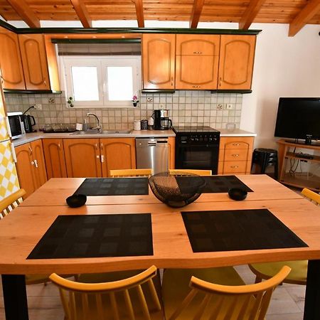Апартаменты Downtown Loft Эйон Экстерьер фото